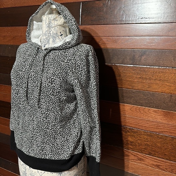 Nine West Crew Neck Long Sleeve Black and White Hoodie Sweatshirt - Picture 5 of 11